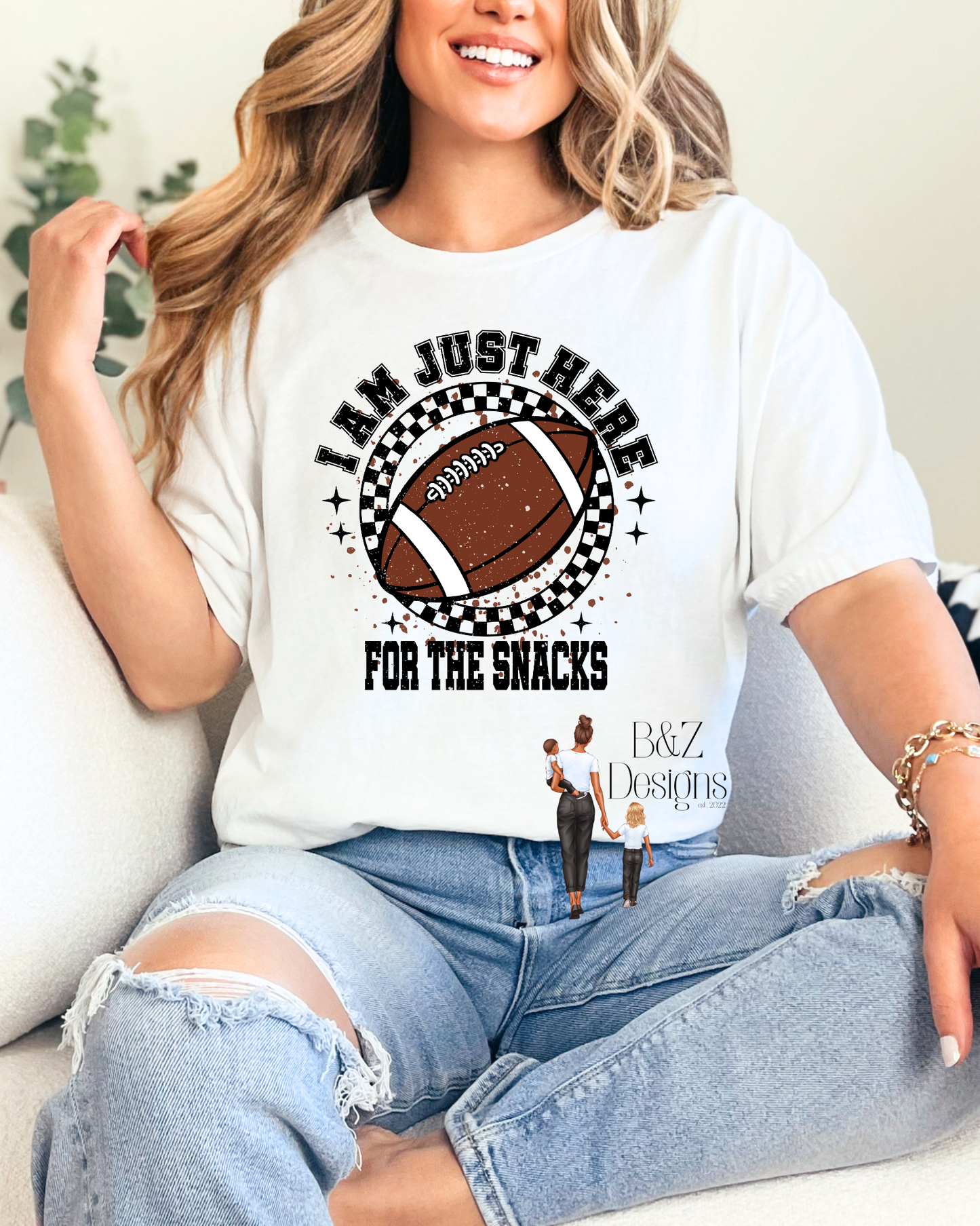 SUPERBOWL I’m Just Here For The Snacks Tee/Crew