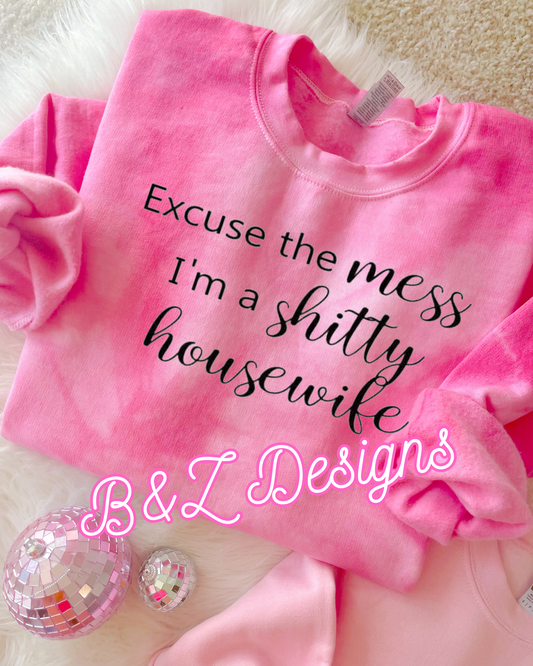 I’m A Sh!tty Housewife Tee/Crew